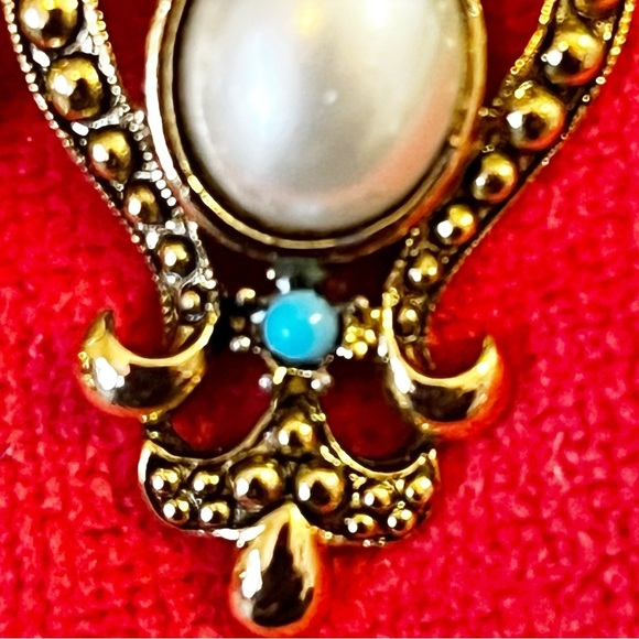 1928 Victorian Style Earrings Gold-Tone Faux Pearl Rhinestone Royal Regal Vtg - Picture 4 of 9